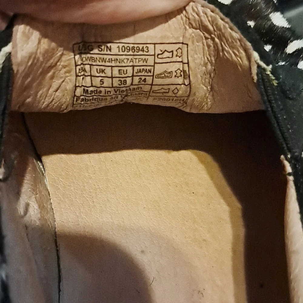 UGG Australia Soleda Exotic Calf Hair Trainer Slip On Animal Print Size 7